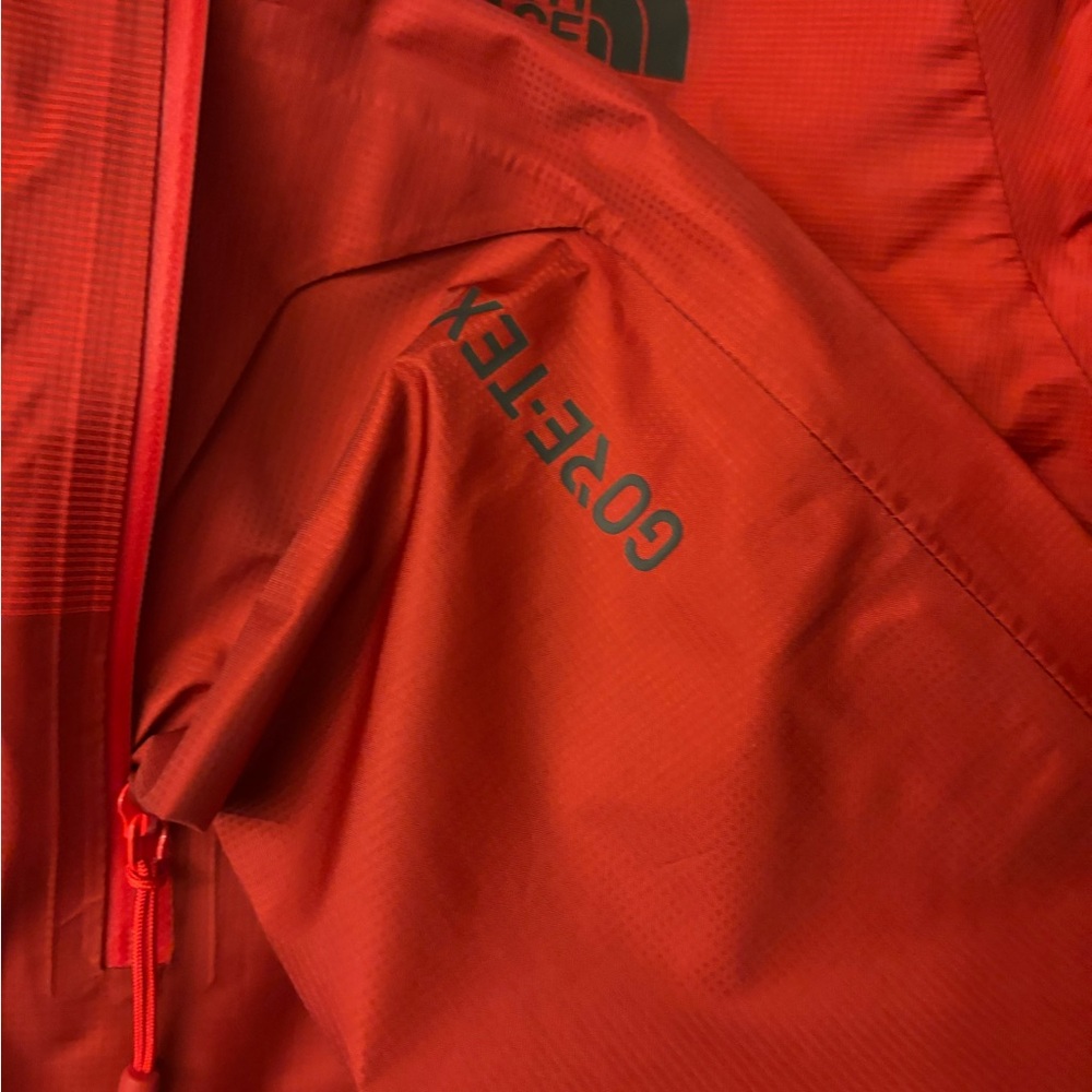 The North Face GORE TEX Red Raincoat - Picture 14 of 15